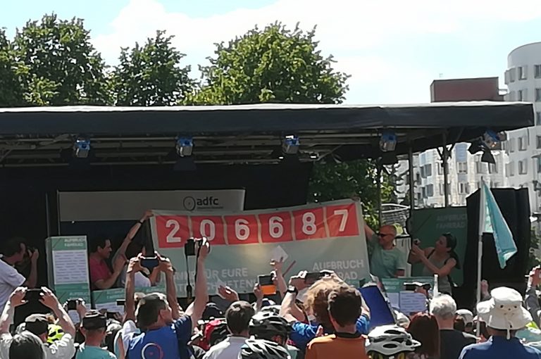 Aufbruch Fahrrad am Ziel
